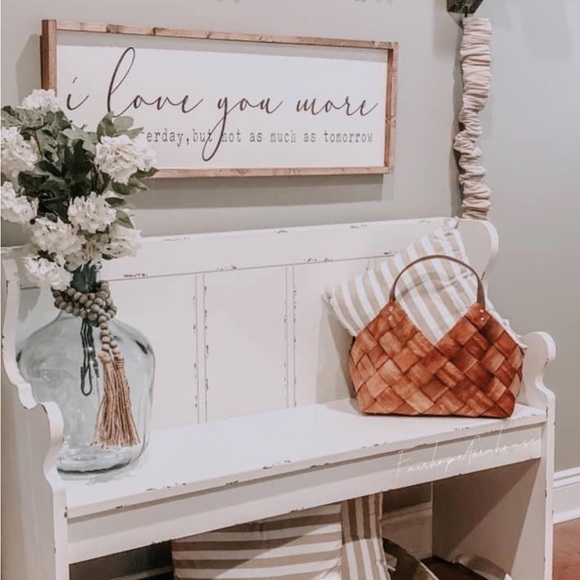 🖤 Meet your posher, Tiffany Alyce 🖤 - Picture 4 of 9